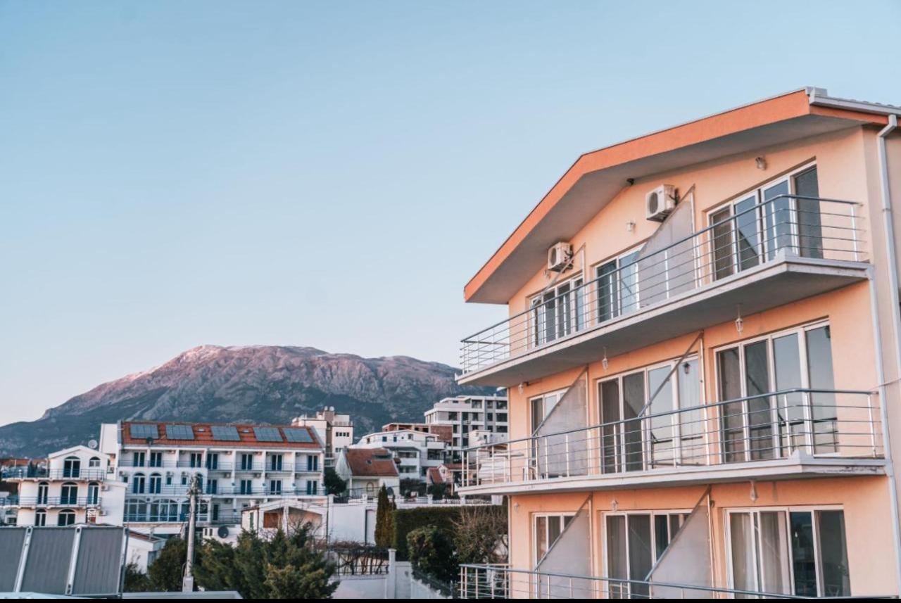 Studio apartment N3 with stunning sea views in Hladna Uvala, Utjeha for Sale 2