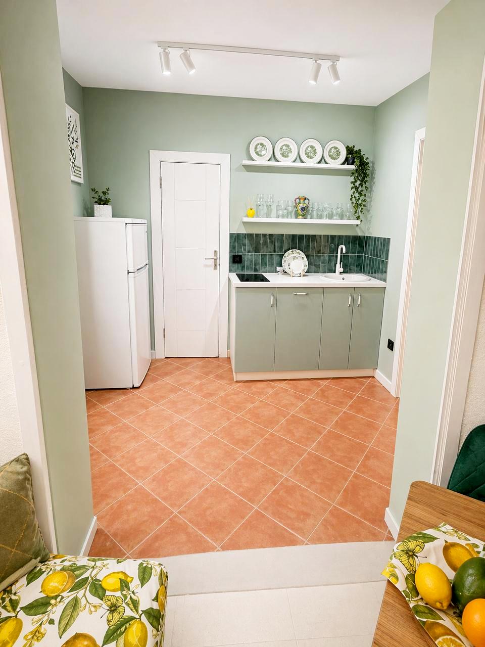 Stylish and Cozy 1-Bedroom Apartment with Sea View in Petrovac 2