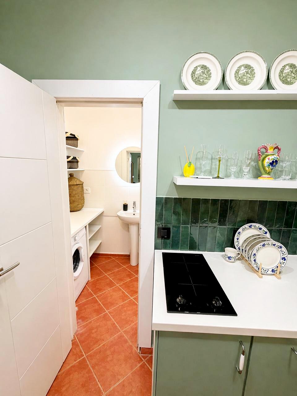 Stylish and Cozy 1-Bedroom Apartment with Sea View in Petrovac 9