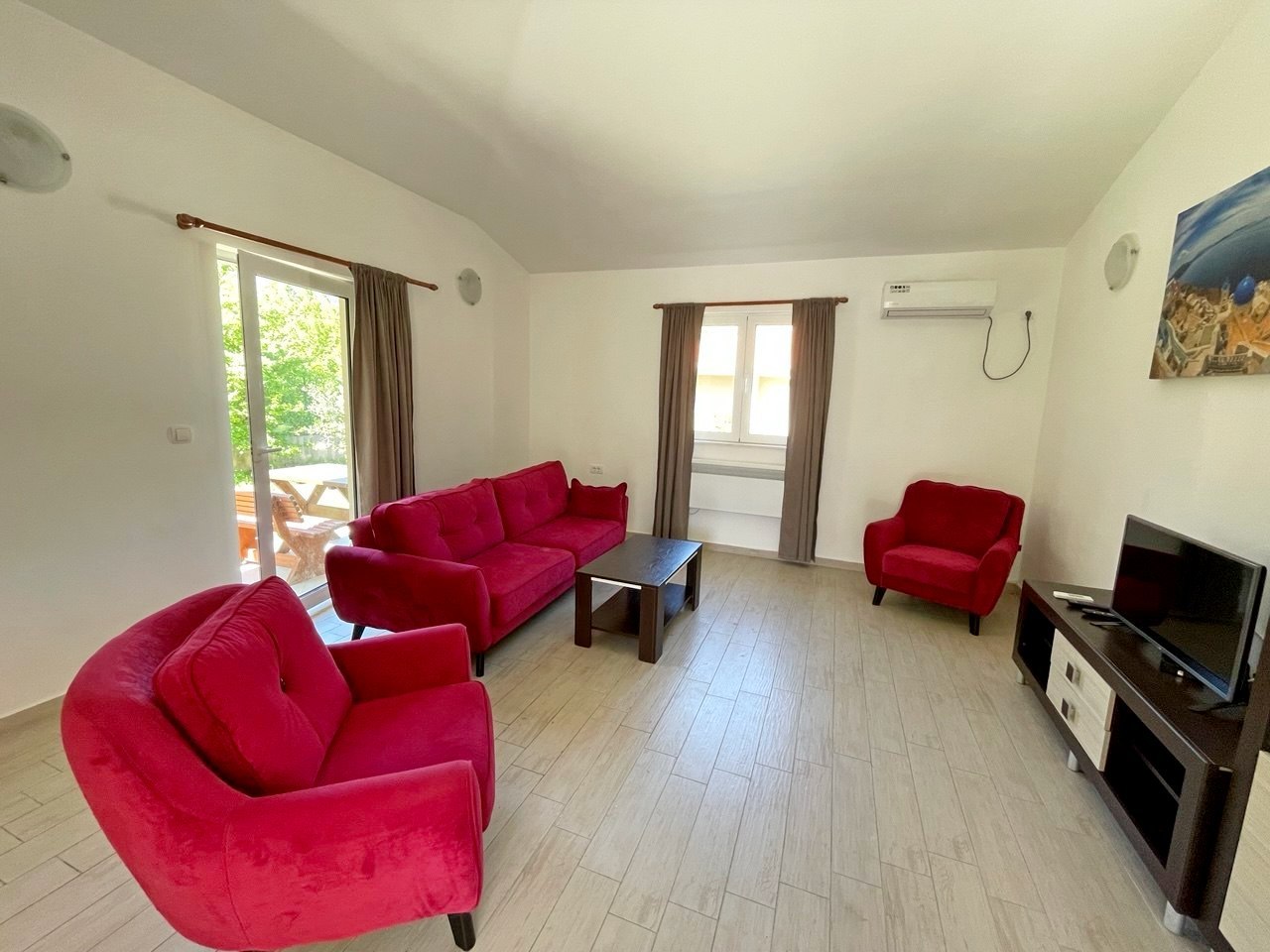 Legalized One-Storey House with Mountain Views in Zupci, Bar 4