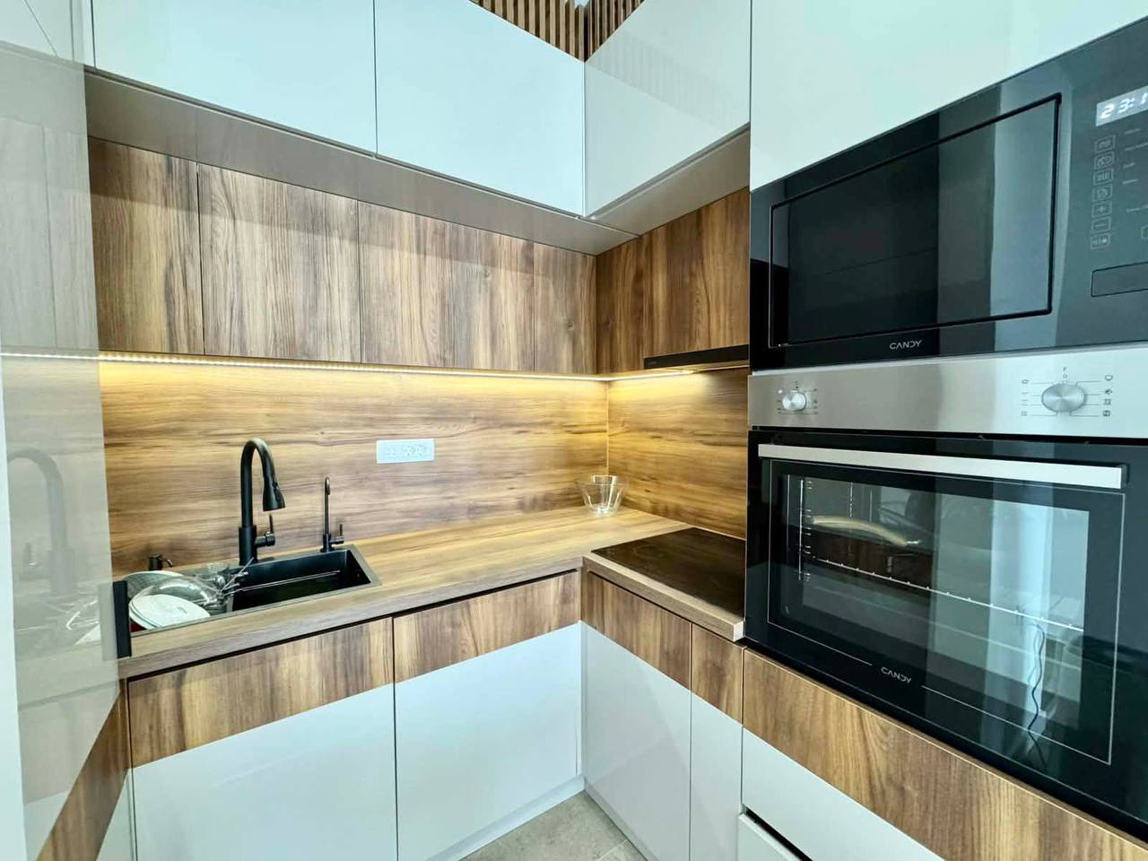 2-Bedroom Apartment with Sea View in Budva 8