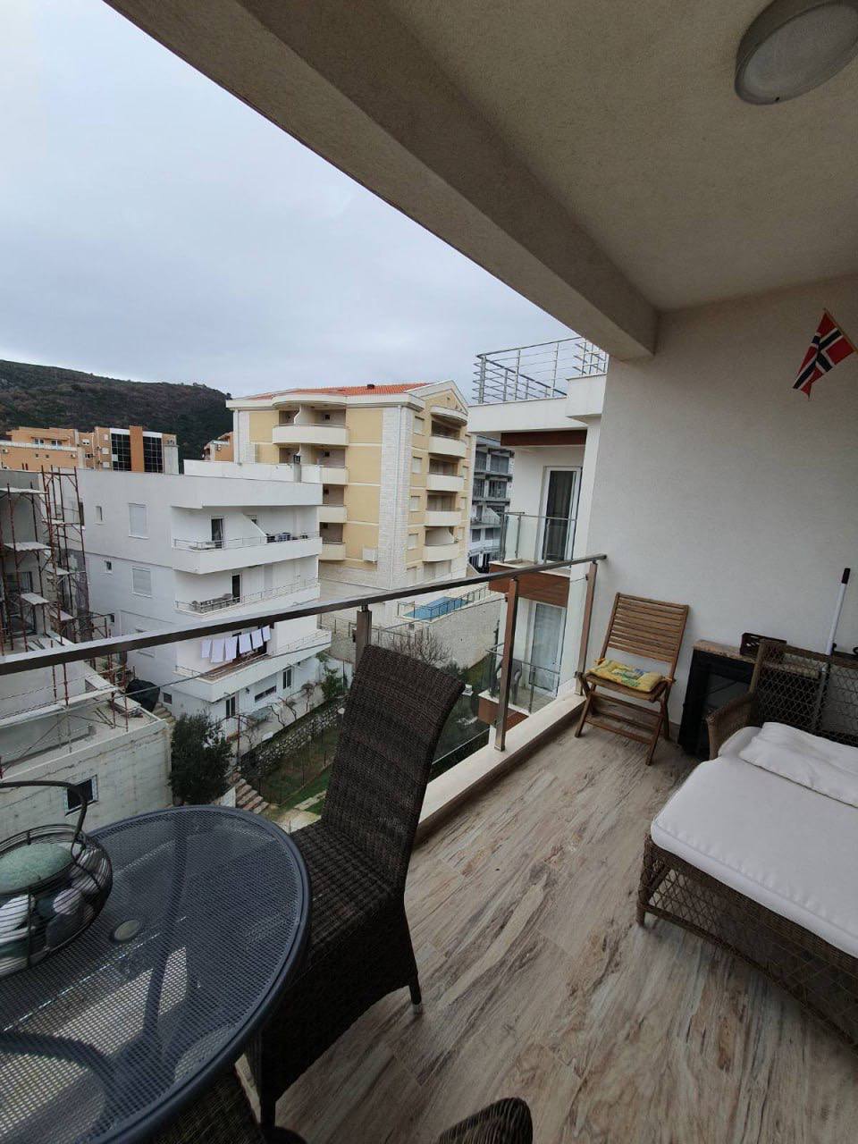 1 Bedroom Apartment with Spacious Terrace and Jacuzzi in Sunny Side, Becici 3