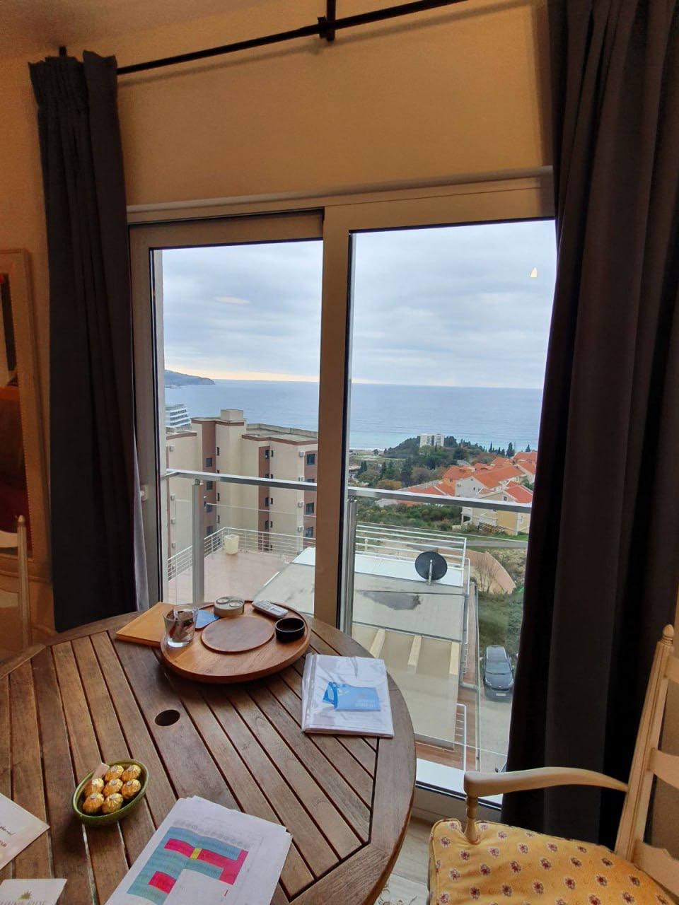 1 Bedroom Apartment with Spacious Terrace and Jacuzzi in Sunny Side, Becici 4