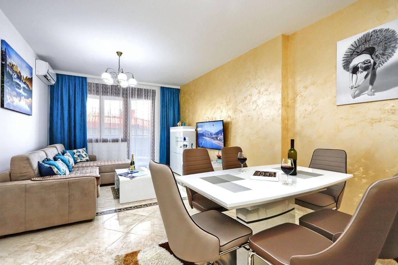 1-bedroom apartment with sea view in Becici 4