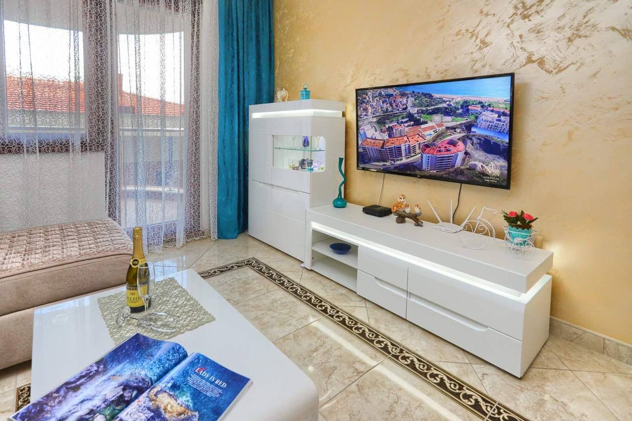 1-bedroom apartment with sea view in Becici 5