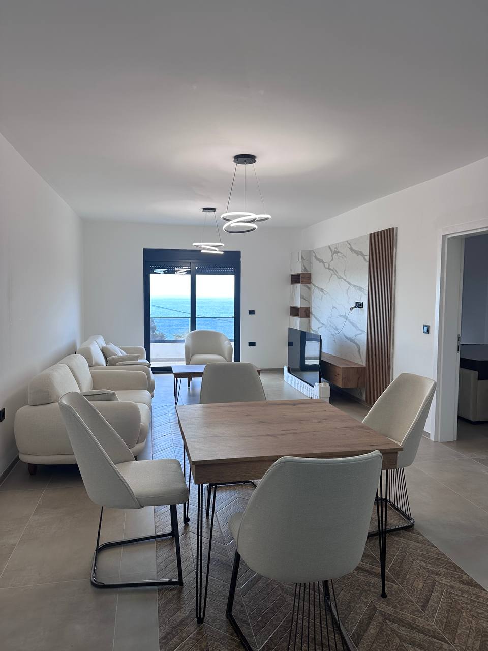 Sea View Apartment in Uteha