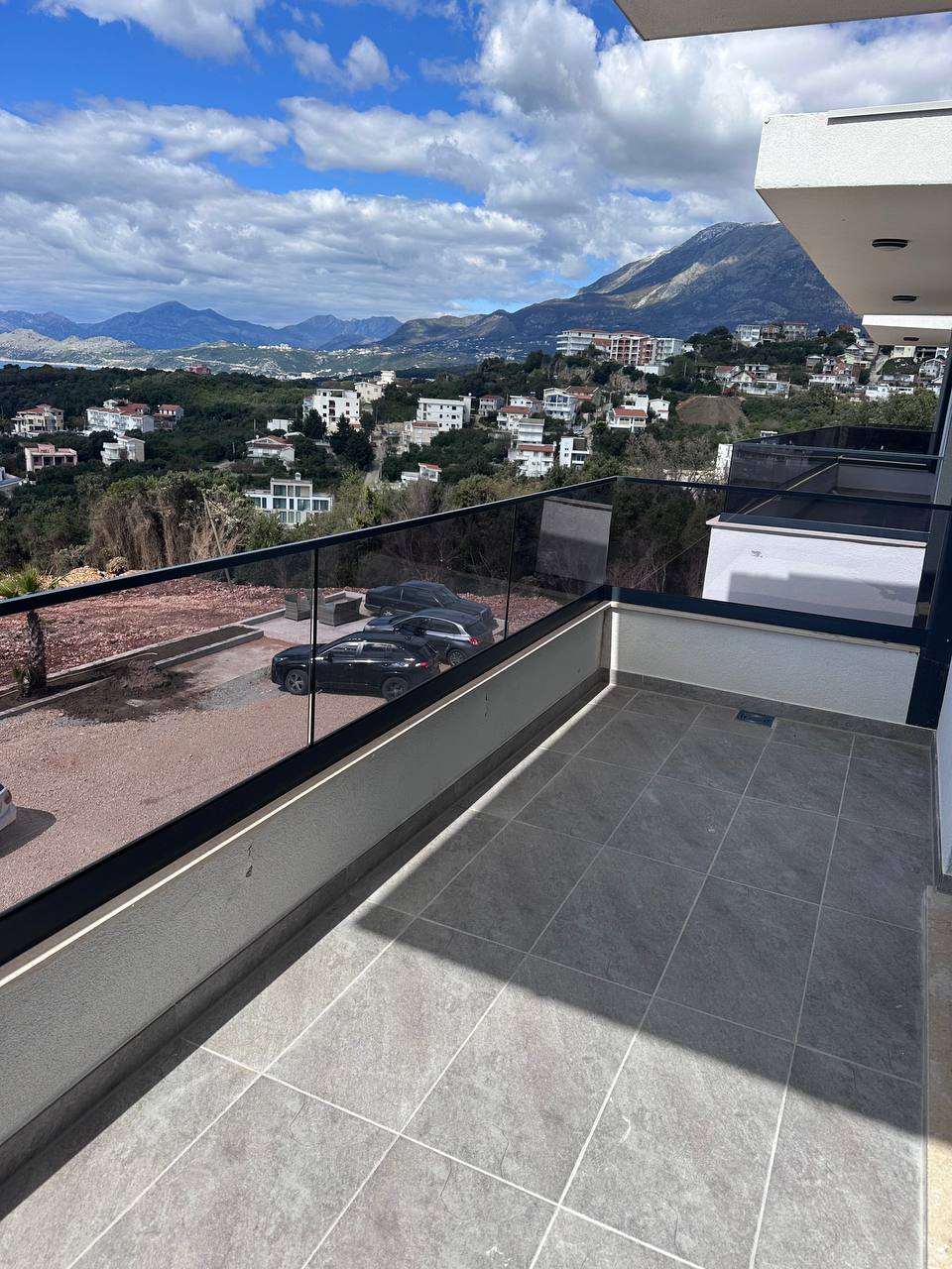 Sea View Apartment in Uteha 9