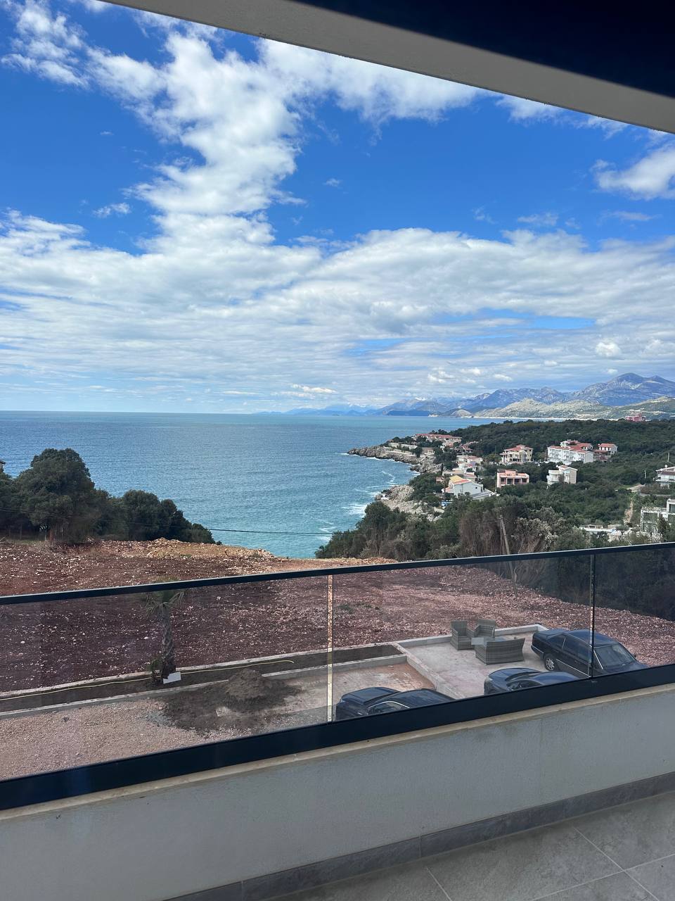 Sea View Apartment in Uteha