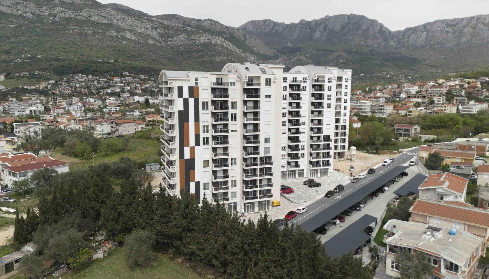 Luxurious 1-Bedroom Apartment in Bjeliši, Bar 2