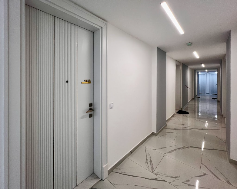 Luxurious 1-Bedroom Apartment in Bjeliši, Bar 4