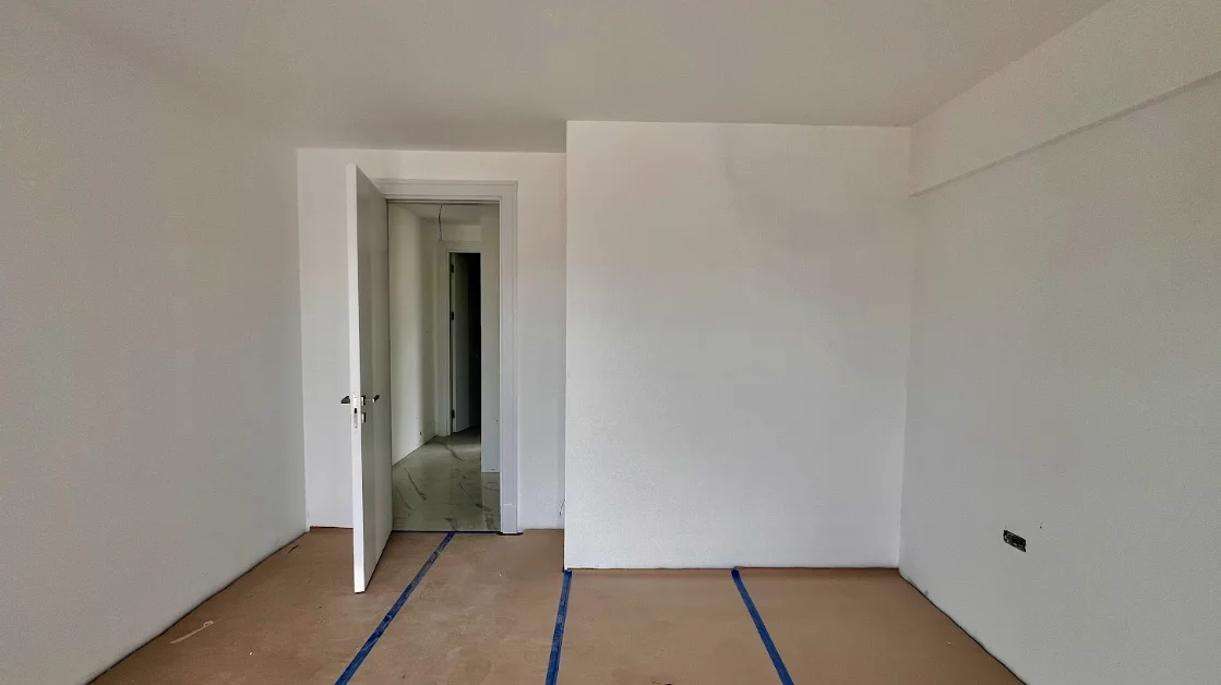 Luxurious 1-Bedroom Apartment in Bjeliši, Bar 7