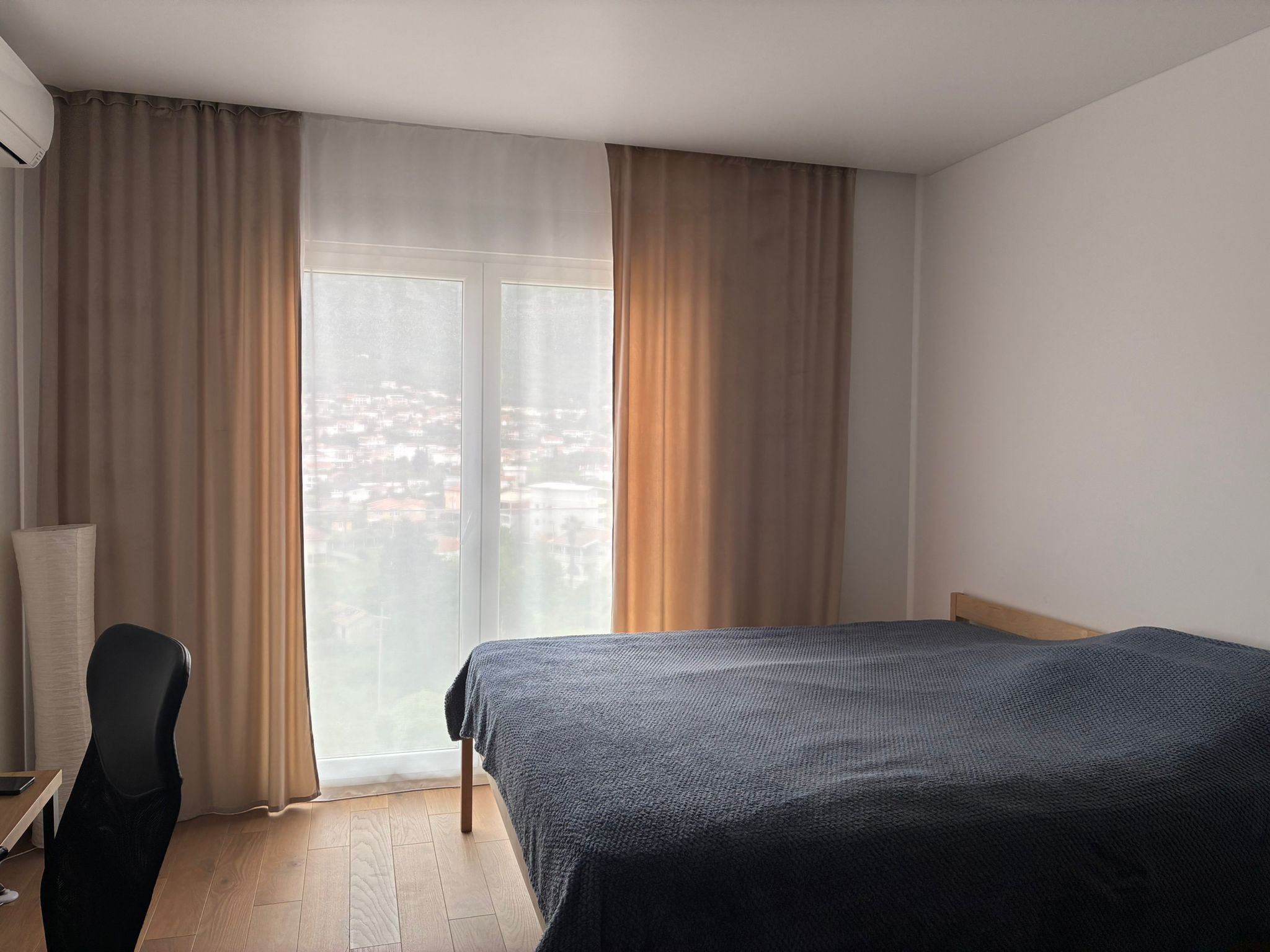 1BR Apartment with Sea & Mountain View in Emerald Residence 6