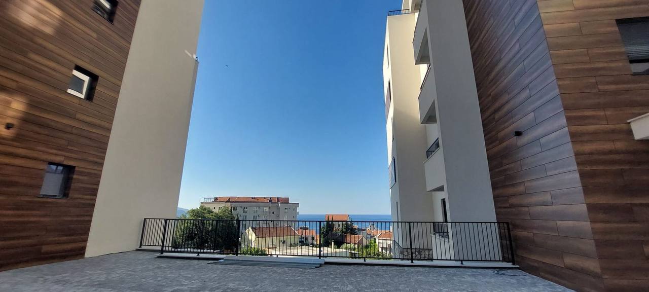 Modern Apartment with Sea View in Becici