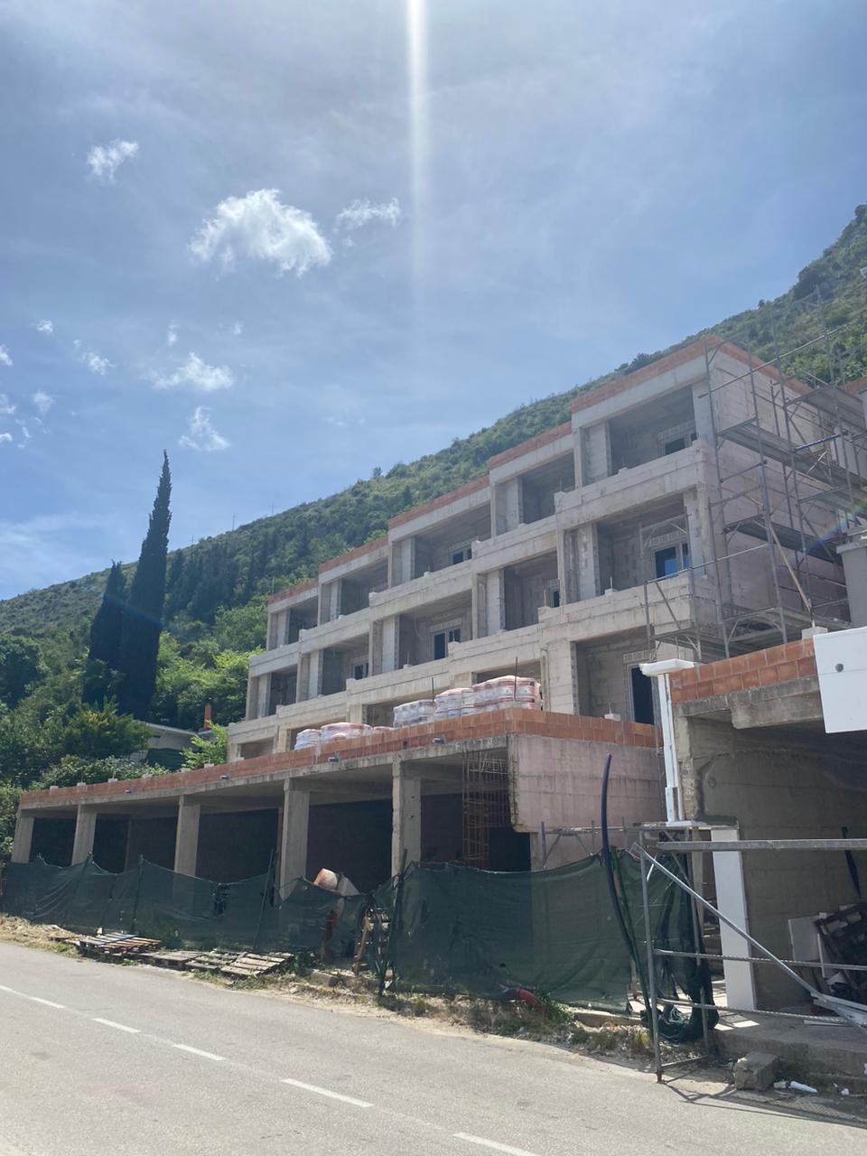 Studio apartment on the first floor with terrace in Igalo 3