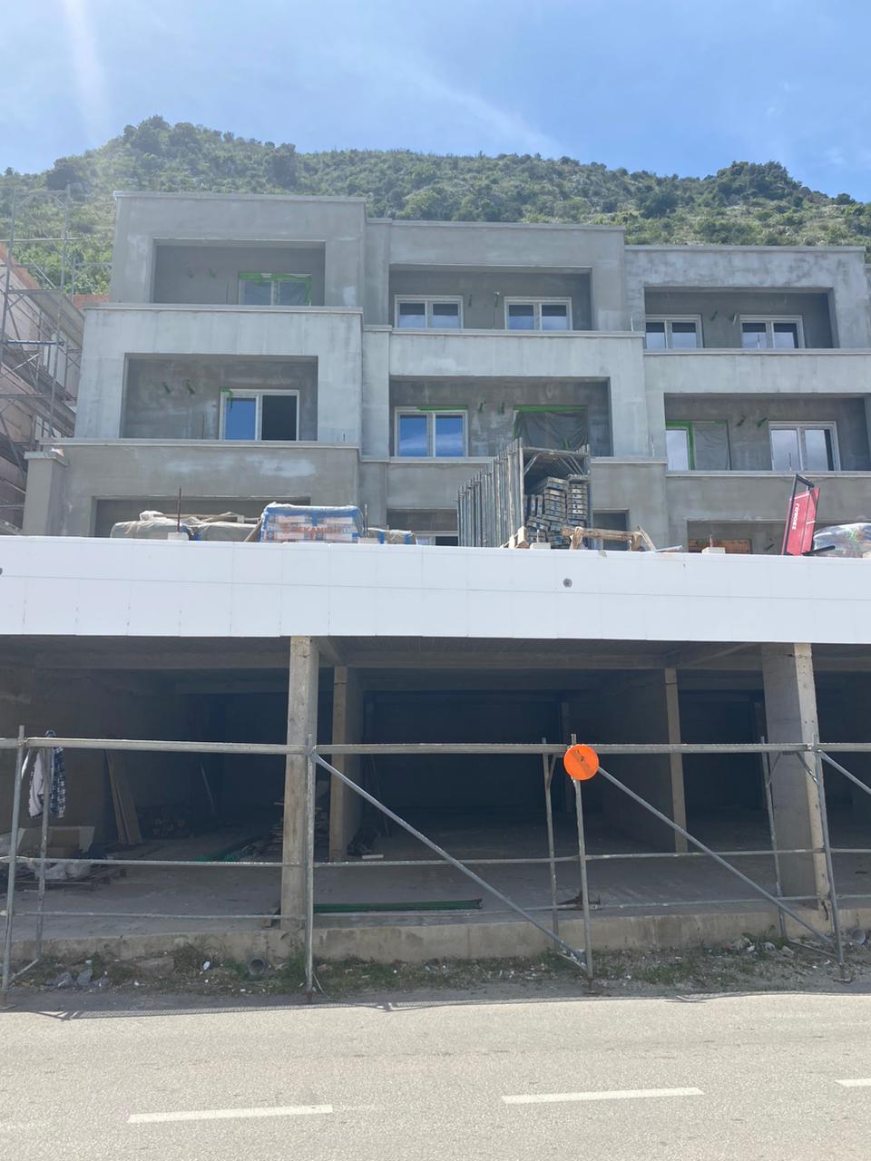 Studio apartment on the first floor with terrace in Igalo 5