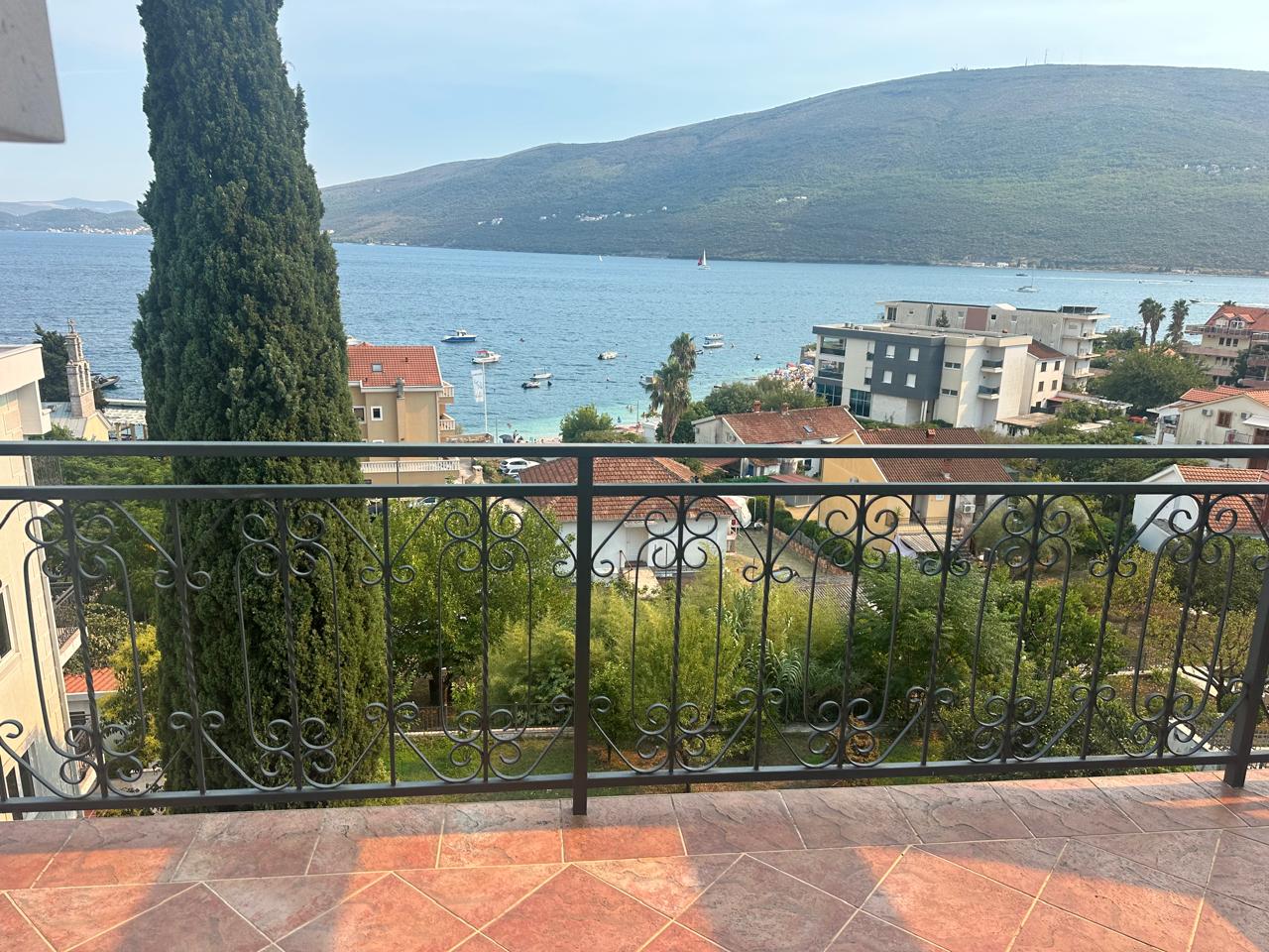 Charming 1-Bedroom Apartment in Djenovici, Montenegro 2