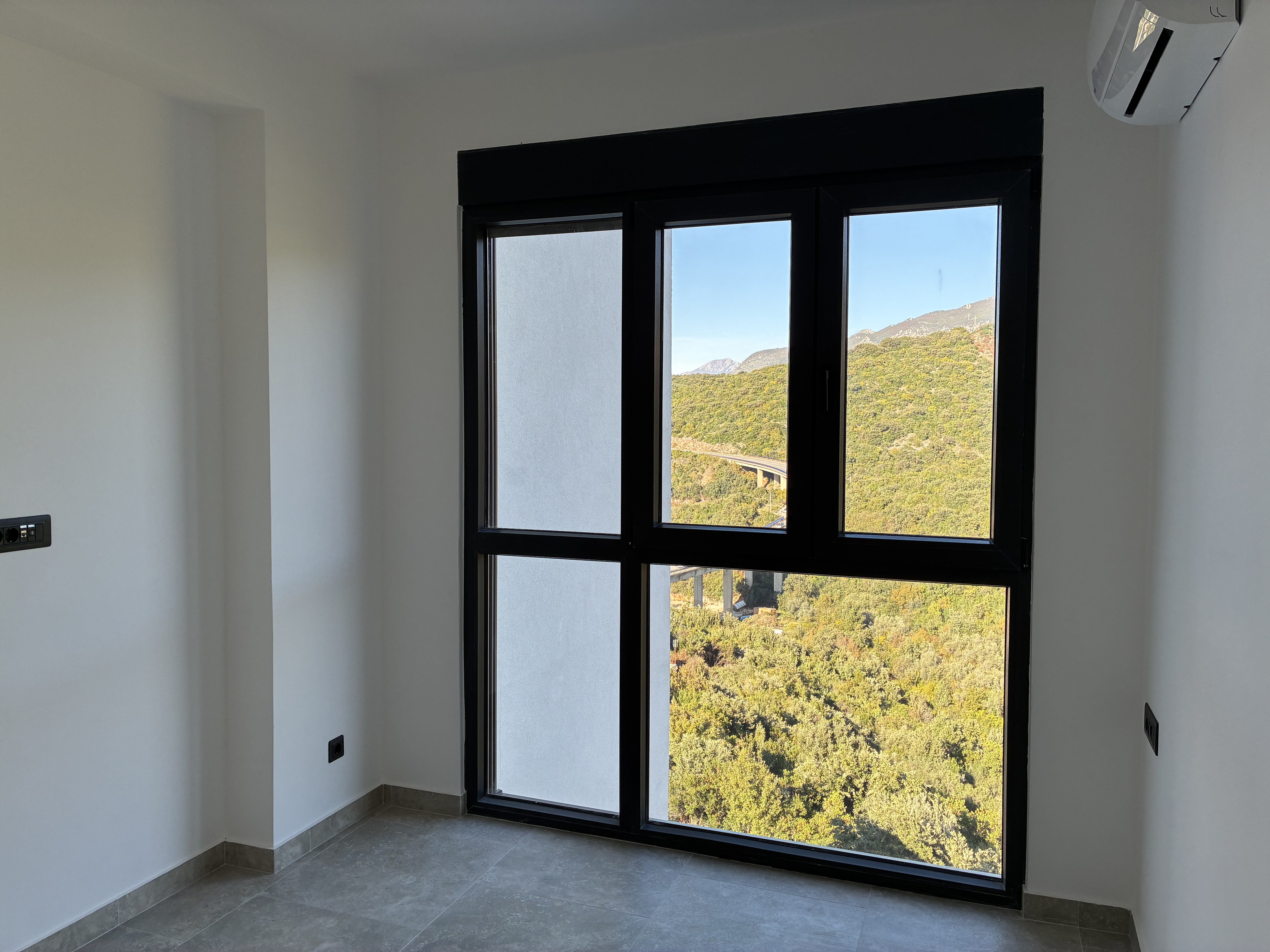 Charming 1-Bedroom Apartment for Sale in Utjeha, Bar, Montenegro 11