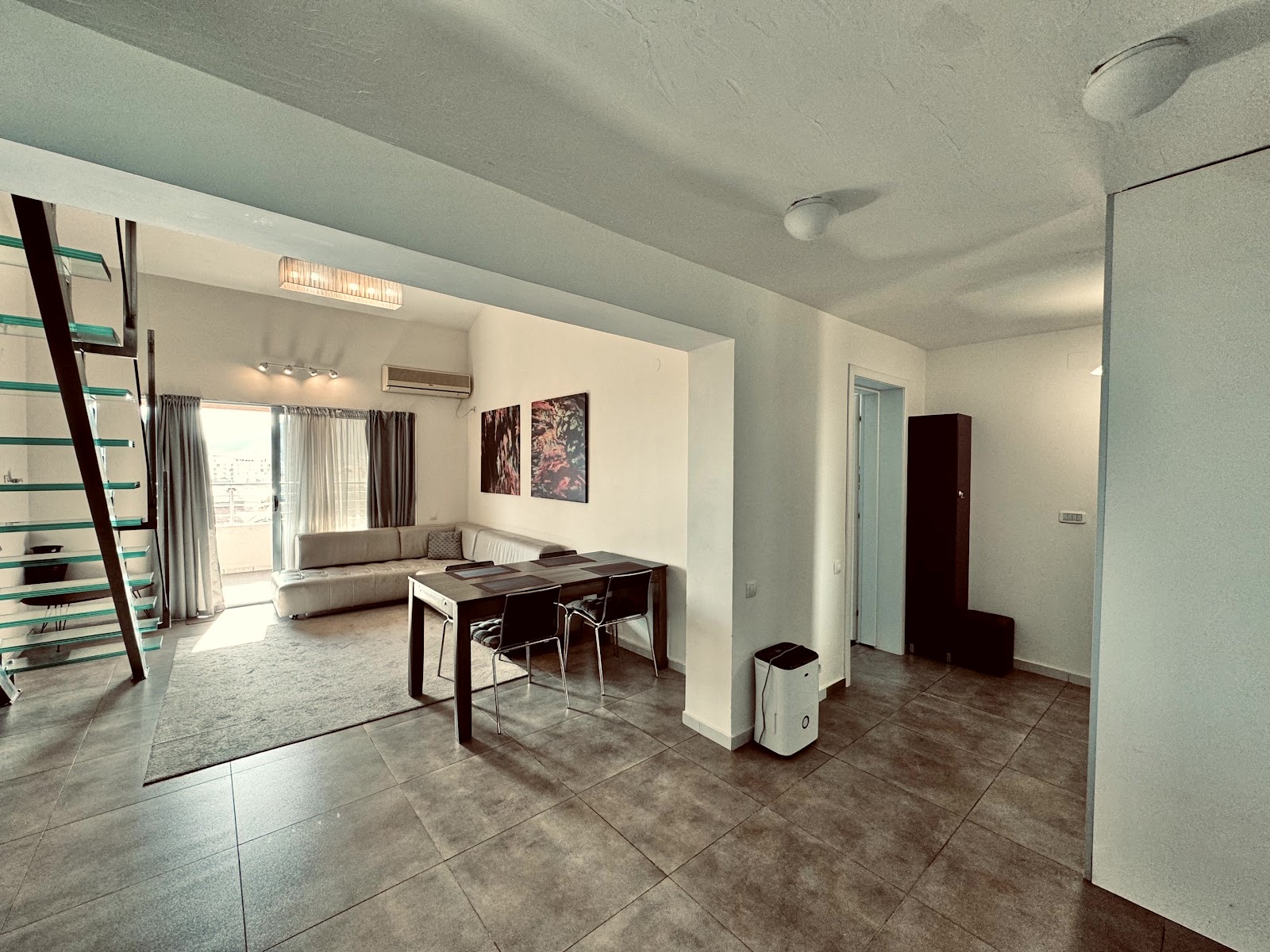 Two-level 2-bedroom apartment 98 m² with two terraces and sea view, central Budva 5