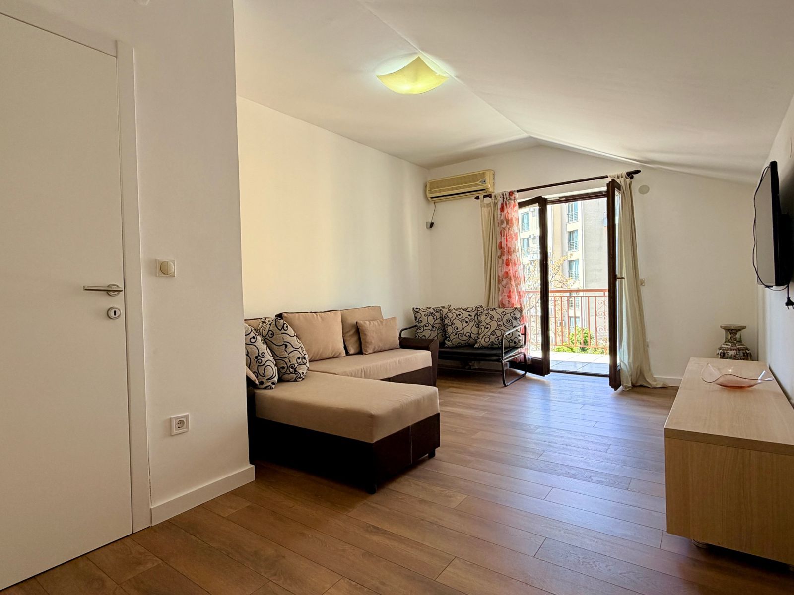 Attic Apartment 42 m² with 12 m² Terrace Opposite Hotel Splendid — Bečići, 200 m from the Sea (Renovation Project) 4