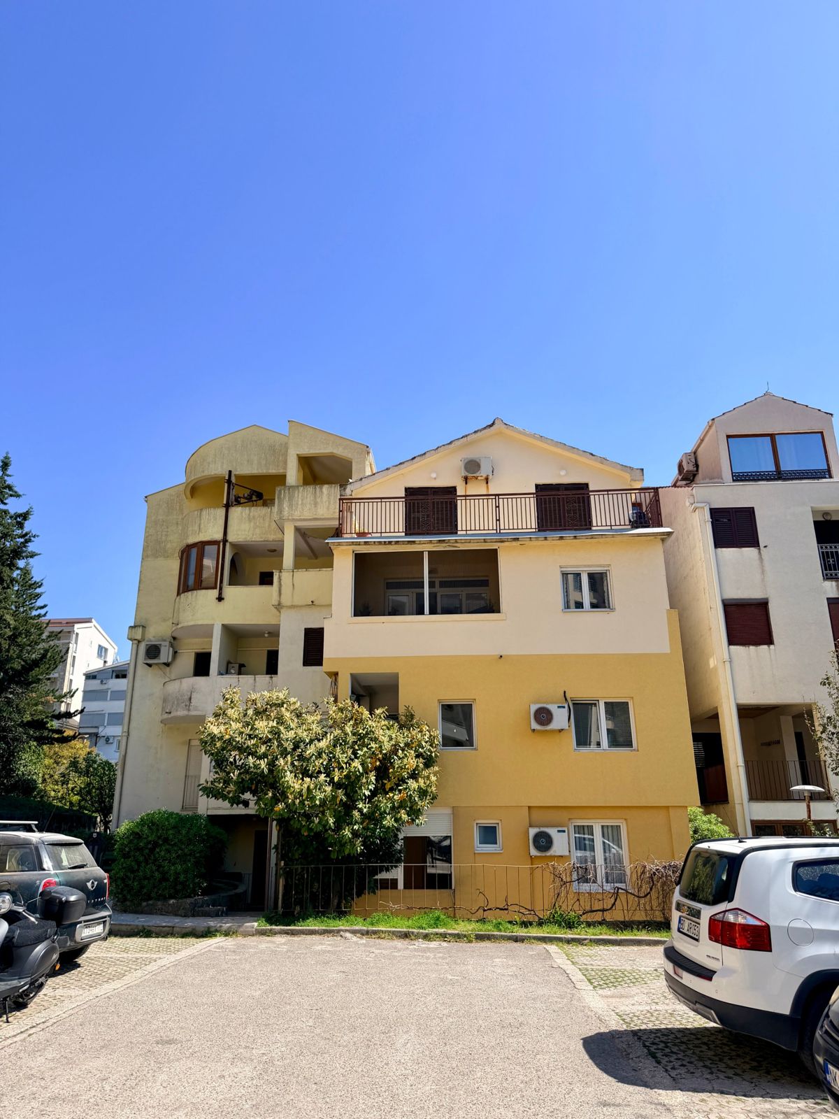 Attic Apartment 42 m² with 12 m² Terrace Opposite Hotel Splendid — Bečići, 200 m from the Sea (Renovation Project) 10