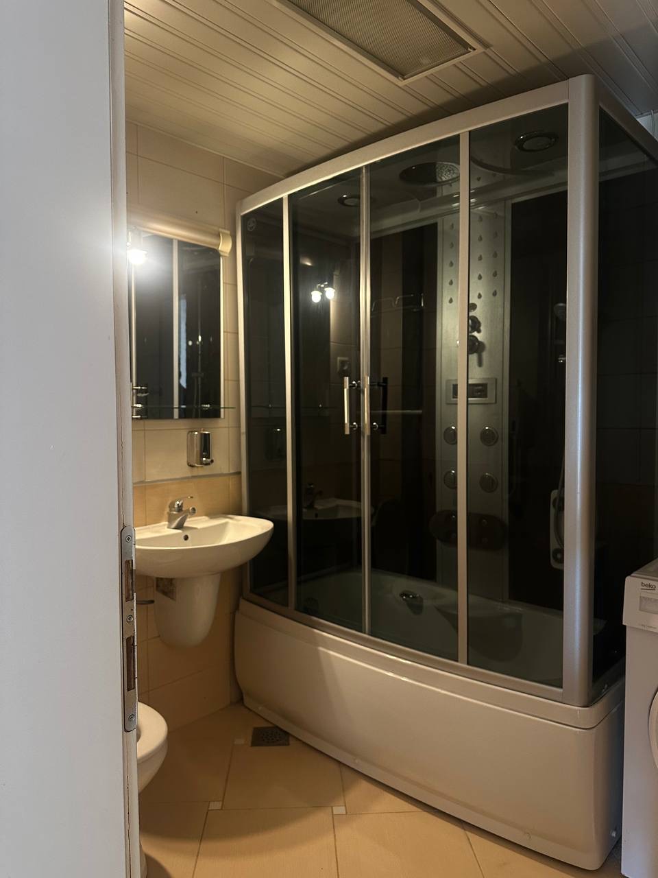 Townhouse-Style One-Bedroom Apartment with Private Entrance in Seoce, Budva 7
