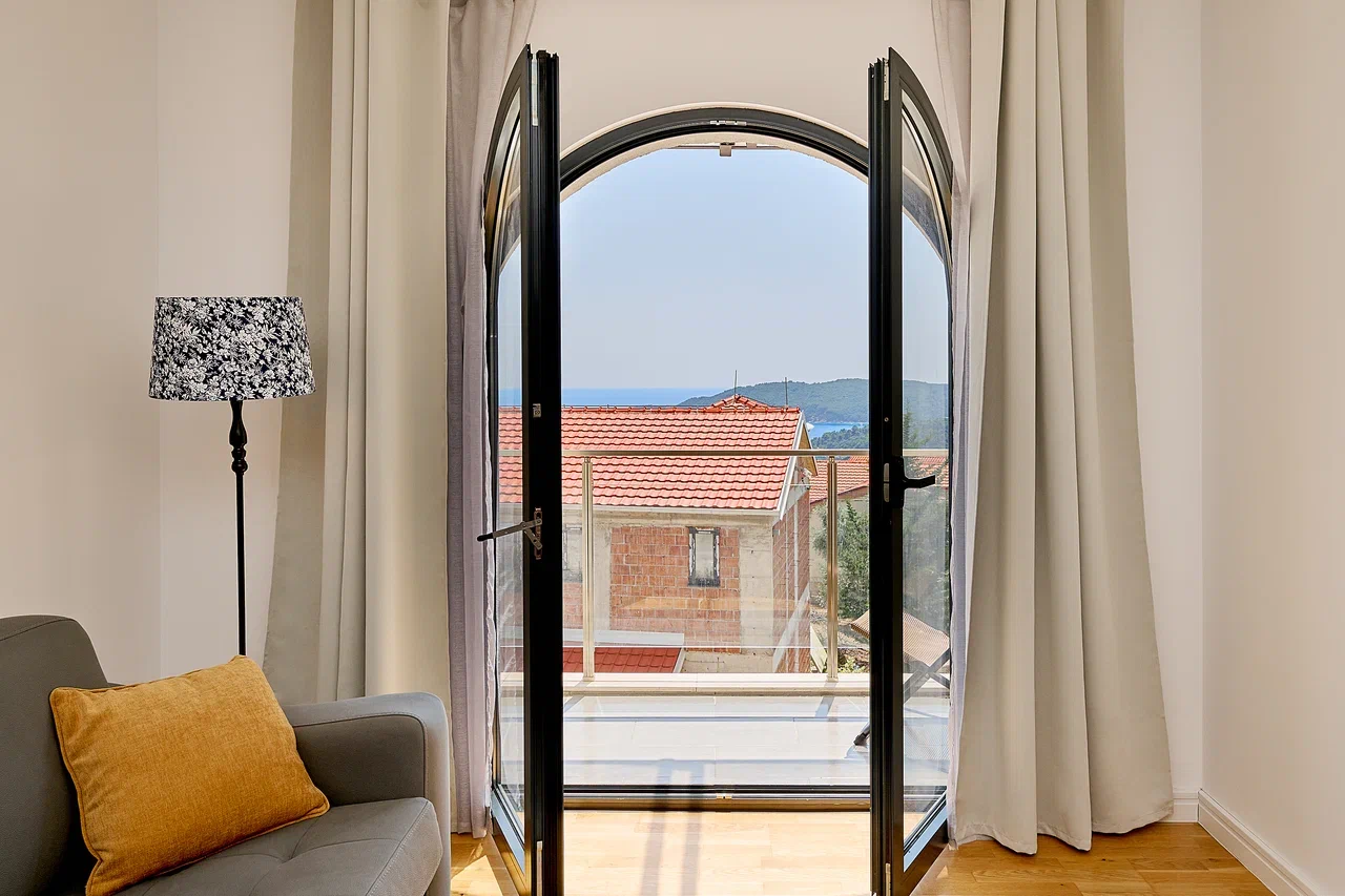 Panoramic Sea View Two-Bedroom Apartment with Pool and Sauna in Ivanovići, Bečići 4