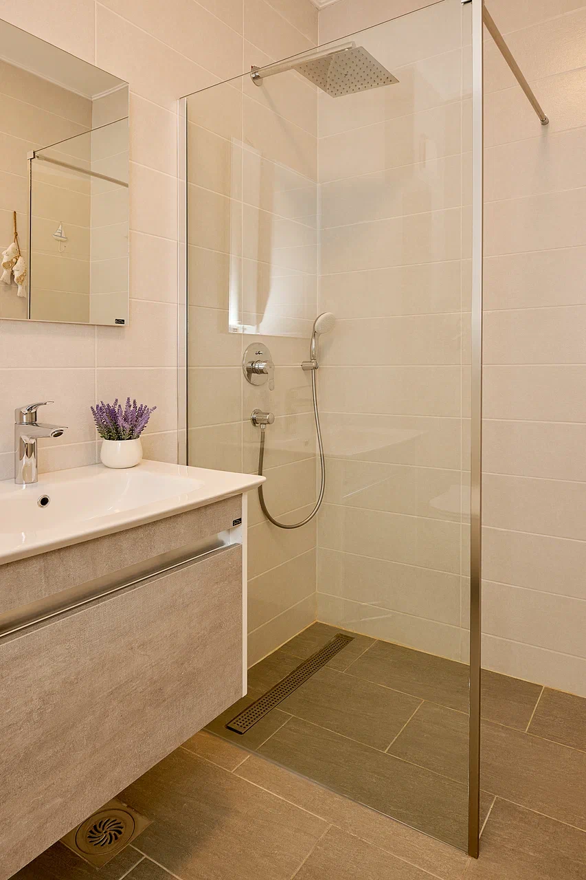Panoramic Sea View Two-Bedroom Apartment with Pool and Sauna in Ivanovići, Bečići 10