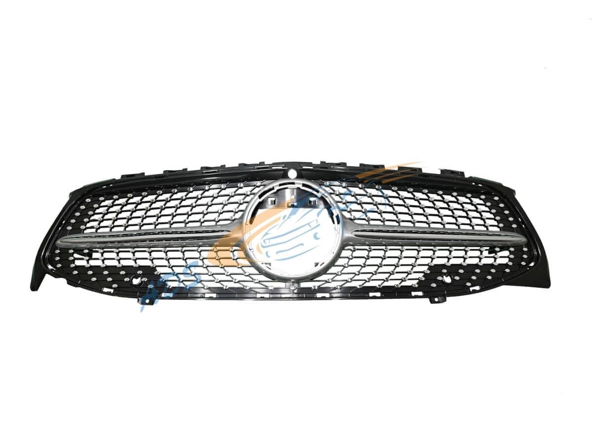 Deimantinės grotelės Sidabrinė Su kameros anga Mercedes-Benz CLA W118 2020 - 2023