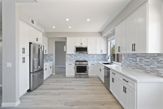 10-A9M-11576 Village Ridge Rd