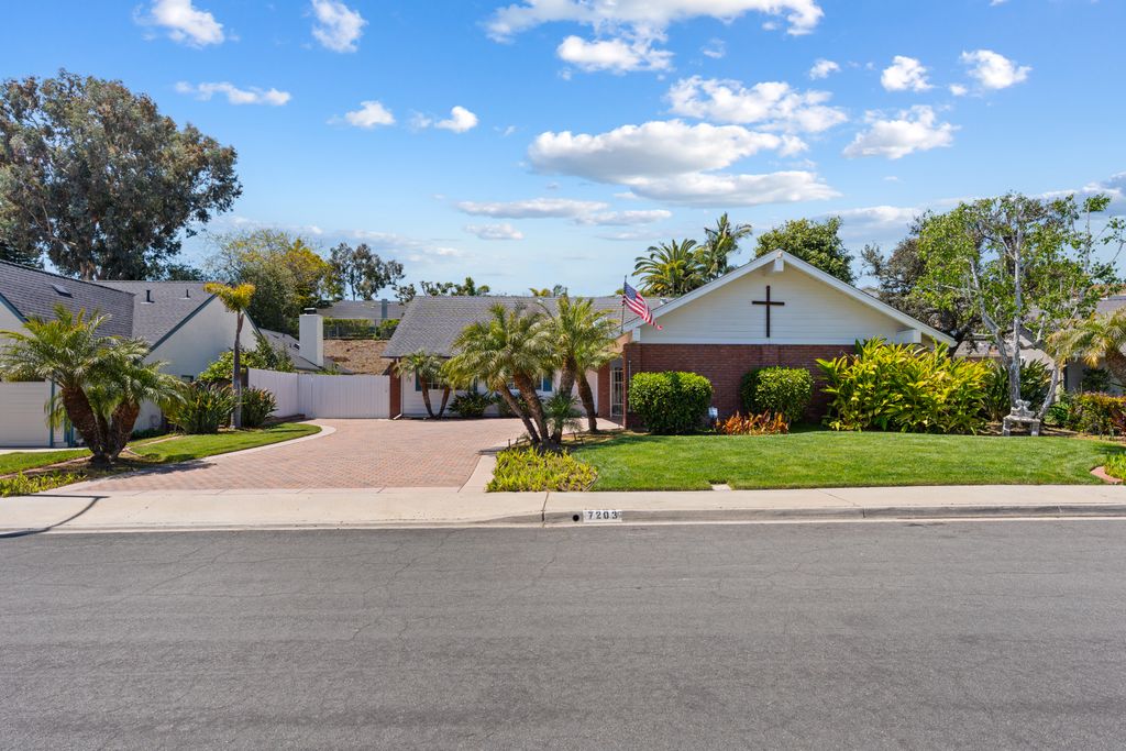 A9M_001_7203 Manzanita St