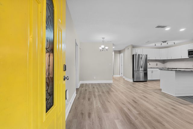 304 West Fern Street28