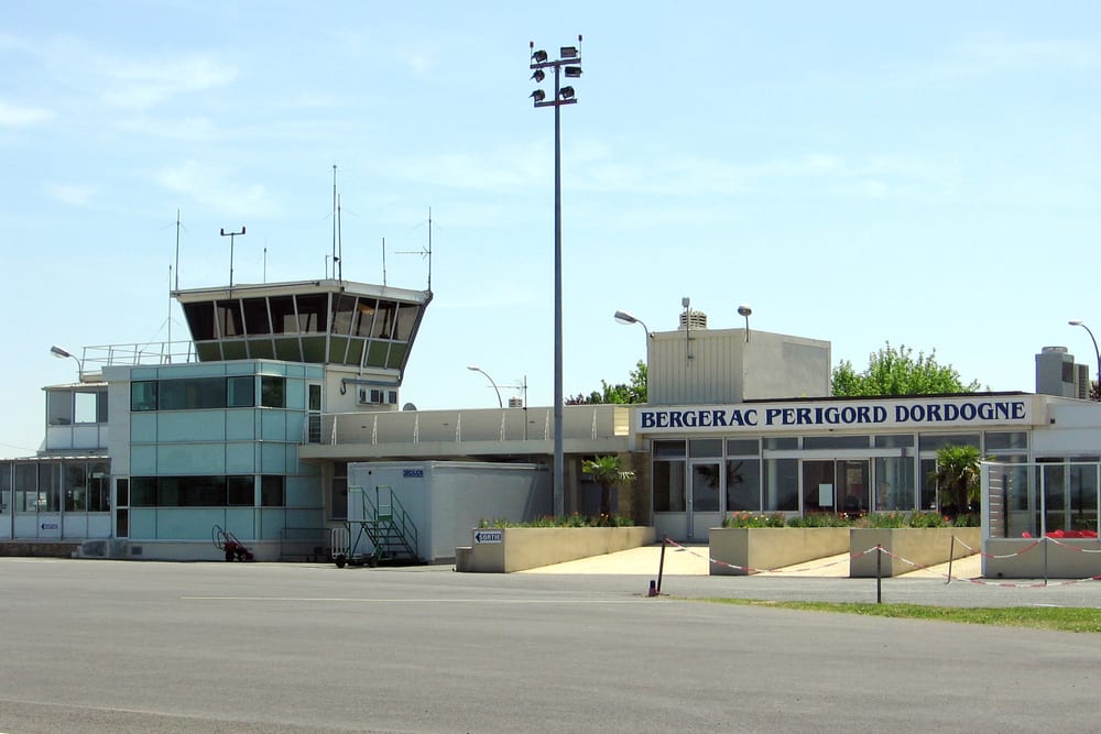 Aérogare et tour de contrôle de Bergerac