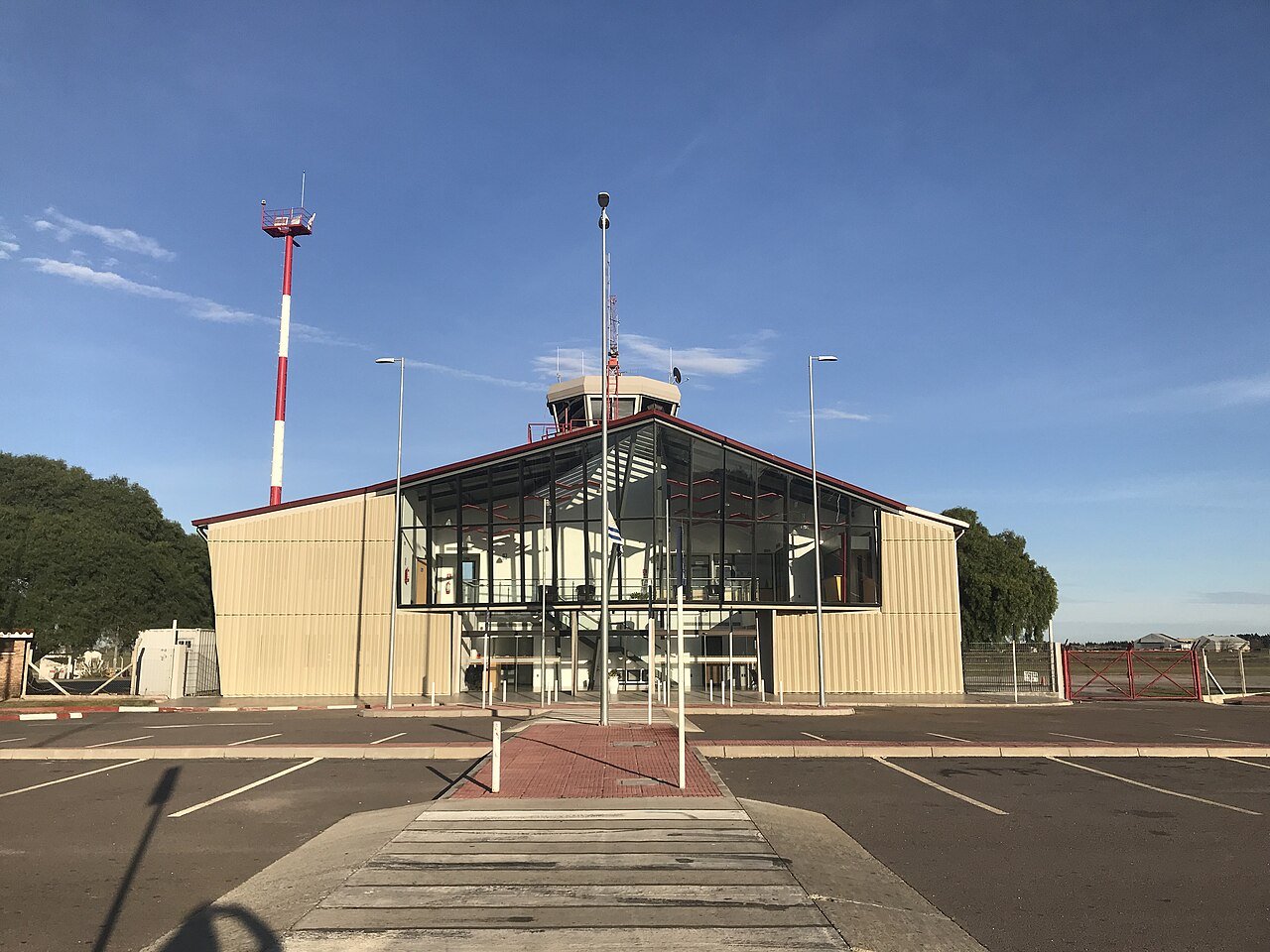 Aeropuerto Internacional Ángel S. Adami (Melilla) - Foto 1