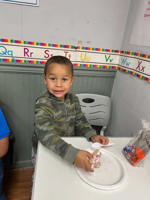 Sweet Celebrations at Afternoon Adventure-2023: Students Decorate Delicious Gingerbread Cookies for a Festive Christmas Treat