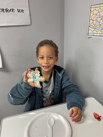 Sweet Celebrations at Afternoon Adventure-2023: Students Decorate Delicious Gingerbread Cookies for a Festive Christmas Treat