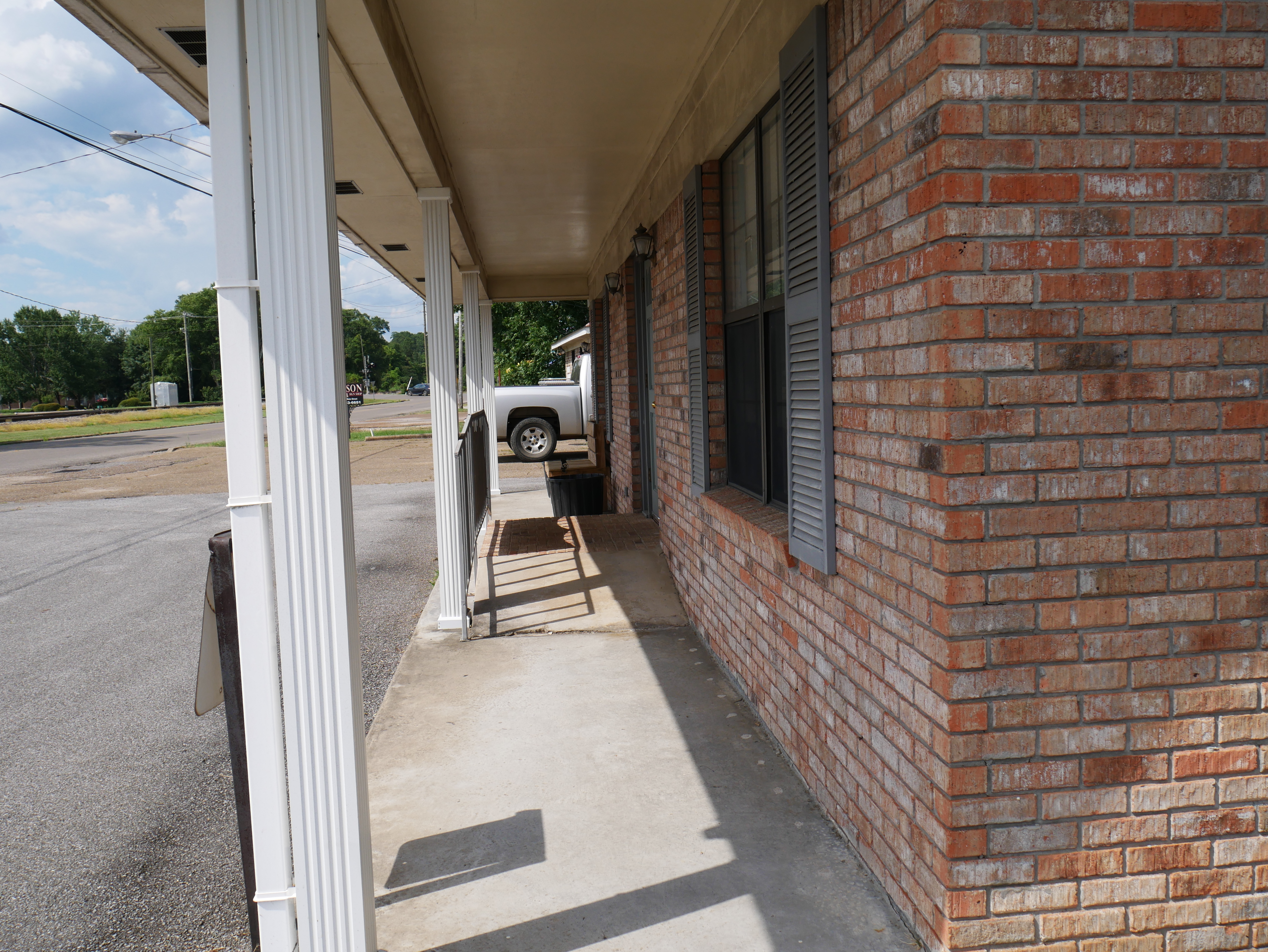 Covered walkway outside the learning center classrooms