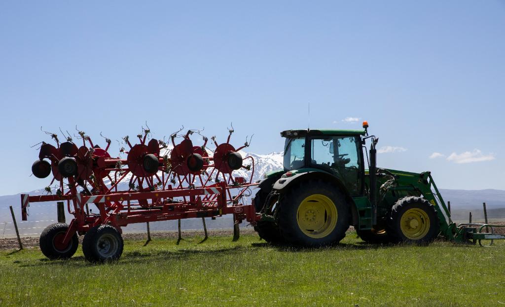 Ag Assist - Contracting Support - Tractors
