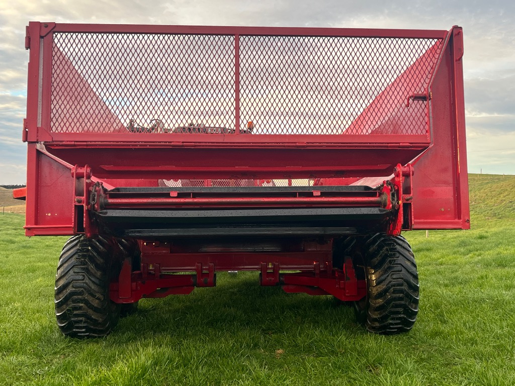 Ag Assist - Robertson Super Comby EX Silage Wagon