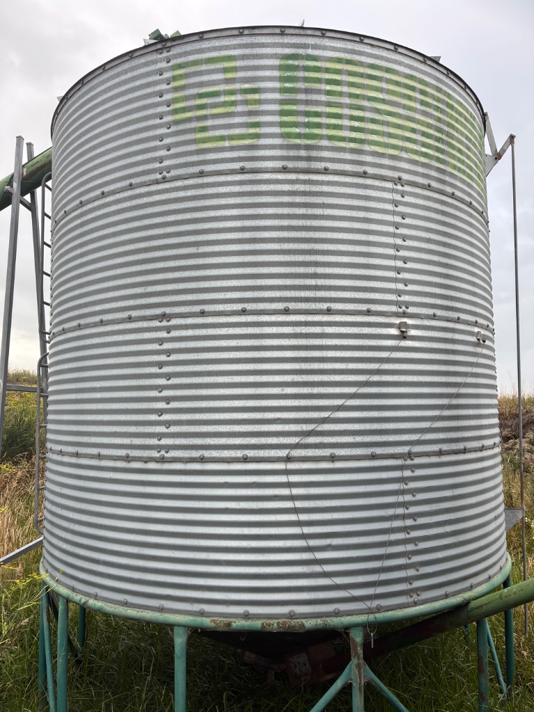 Ag Assist - Grain system for dairy shed