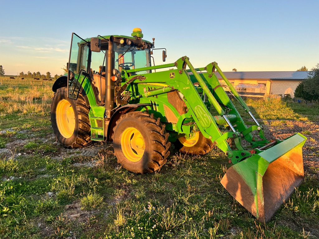 2018 6125m John Deere