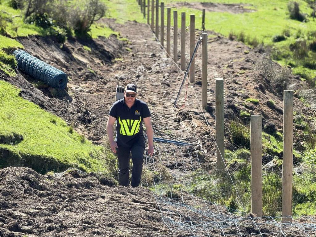 Hughes Fencing & Earthworks