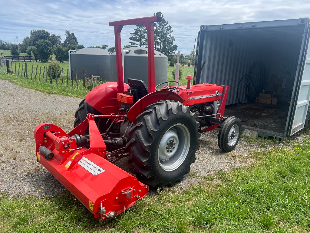Ag Assist - Massey Ferguson 135 Tractor with Eezemow 155