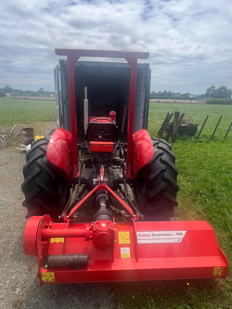 Ag Assist - Massey Ferguson 135 Tractor with Eezemow 155
