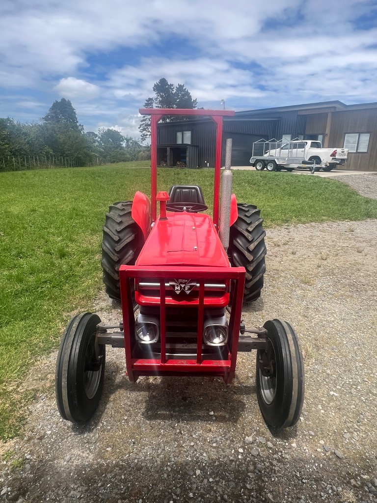 Ag Assist - Massey Ferguson 135 Tractor with Eezemow 155
