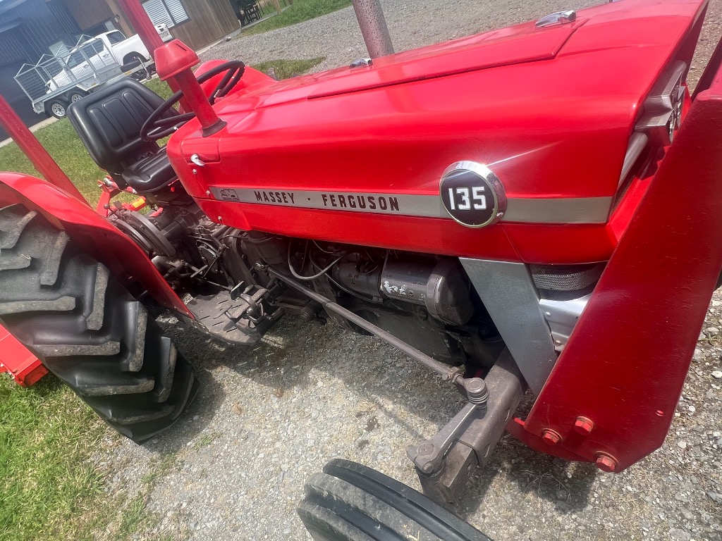 Ag Assist - Massey Ferguson 135 Tractor with Eezemow 155