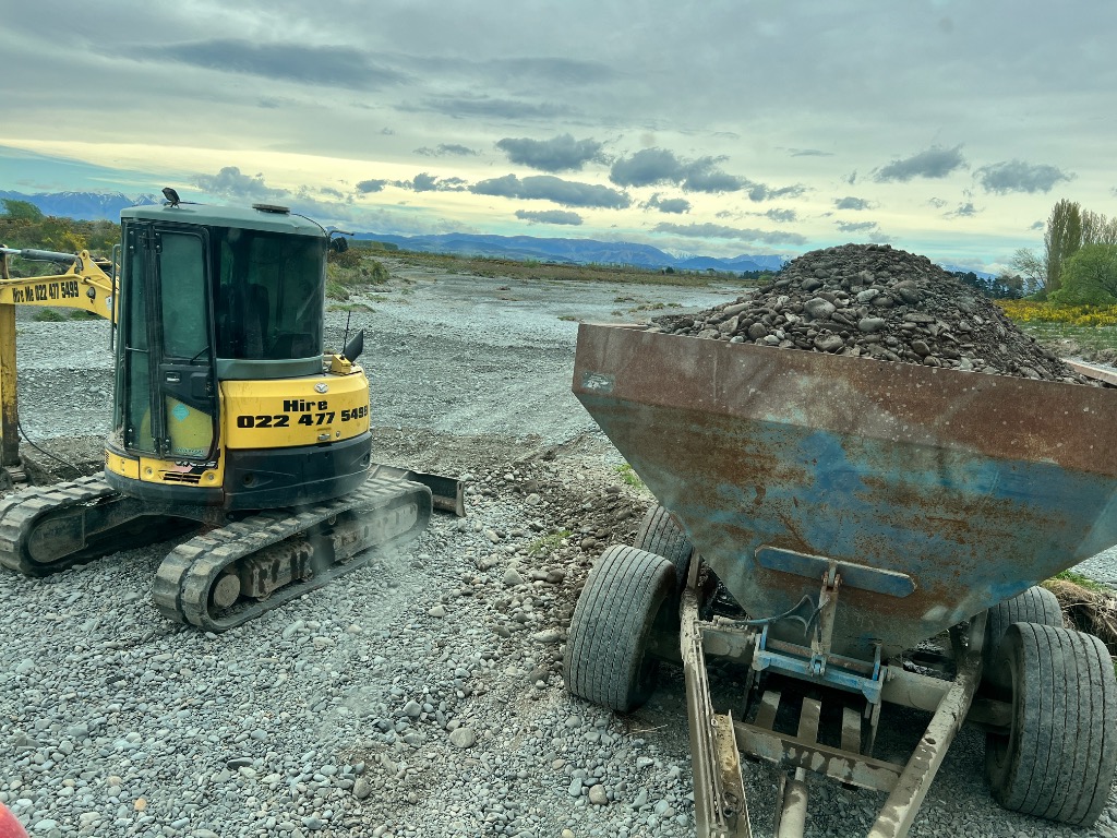 Ag Assist - Tractor/Digger operator