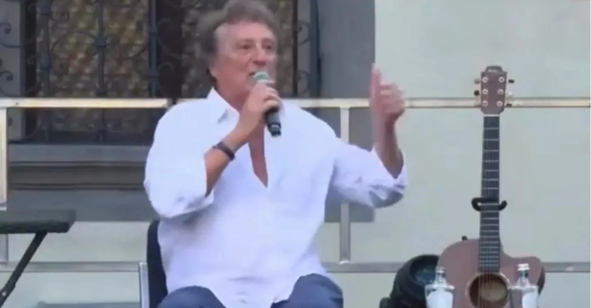 Iacchetti choc: «Vorrei vedere Schillaci morire in attesa di una Tac». Attacchi anche a Vannacci e Salvini 
