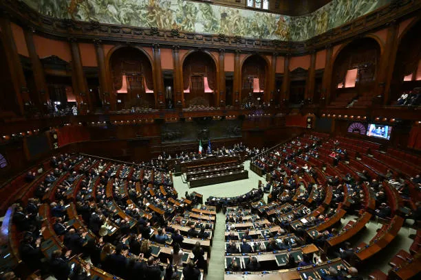Detenzione domiciliare, la Camera dà l'ok: ecco cosa cambia per i detenuti con dipendenze