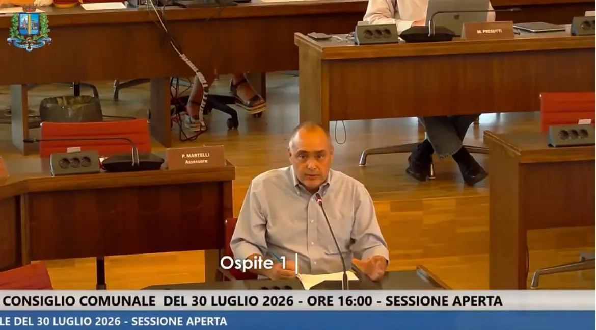 Pescara, Andrini (UGL PSA) boccia porta a porta: “Fate 800 bidoni al giorno, poi parliamo di differenziata”