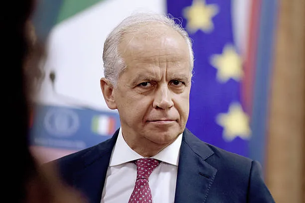Caso Sea Watch 5, Piantedosi: fermo amministrativo e multa da 7.500 euro alla nave